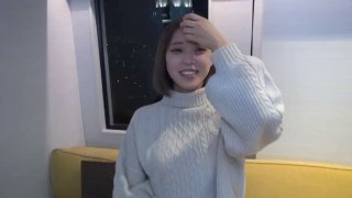你们想看甚么动作呢? 邻居应该想不到他家小孩在做网路视讯